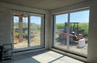 Výroba a montáž plastových oken a dveří - novostavba RD Hovorany