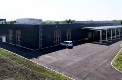 Montovaná hala U Kolína v rozměrech 36,3 × 97,2 × 9,1 m. Zakázka zahrnovala celkem 158ks prvků bylo použito 244ks výplní.