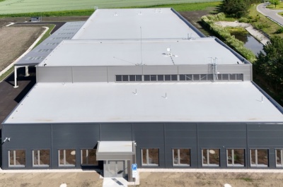 Montovaná hala U Kolína v rozměrech 36,3 × 97,2 × 9,1 m. Zakázka zahrnovala celkem 158ks prvků bylo použito 244ks výplní.