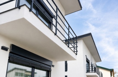 Dodávka a montáž oken a dveří pro moderní apartmány v Zaječí na Pálavě