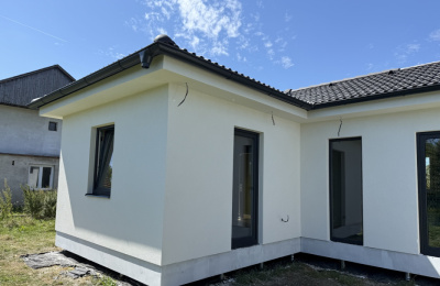 Dodávka oken a dveří pro rodinný dům v obci Vlkaneč