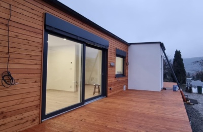 Modulární dům s 2x HS portálovými dveřmi