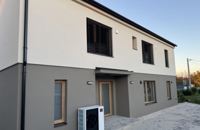 Plastová okna a dveře pro novostavbu bytového domu ve Vlkoši u Kyjova