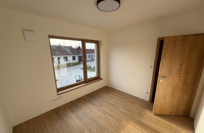 Plastová okna a dveře pro novostavbu bytového domu ve Vlkoši u Kyjova