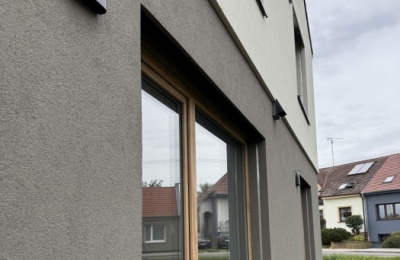 Plastová okna a dveře pro novostavbu bytového domu ve Vlkoši u Kyjova