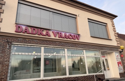 Plastová okna a dveře Rehau Synego pro firmu DADKA VRACOV s.r.o. | AZ OKNA a.s.