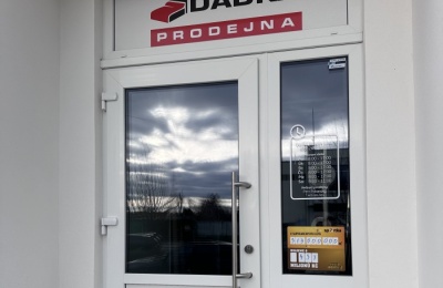 Plastová okna a dveře Rehau Synego pro firmu DADKA VRACOV s.r.o. | AZ OKNA a.s.