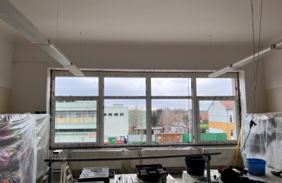 Plastová okna a dveře Rehau Synego pro firmu DADKA VRACOV s.r.o. | AZ OKNA a.s.