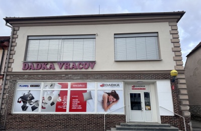 Plastová okna a dveře Rehau Synego pro firmu DADKA VRACOV s.r.o. | AZ OKNA a.s.