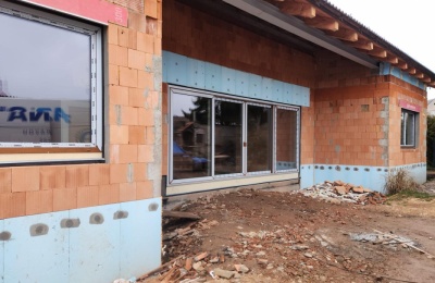 Dodali jsme plastová okna a dveře pro rodinný dům ve městě Jaroměř